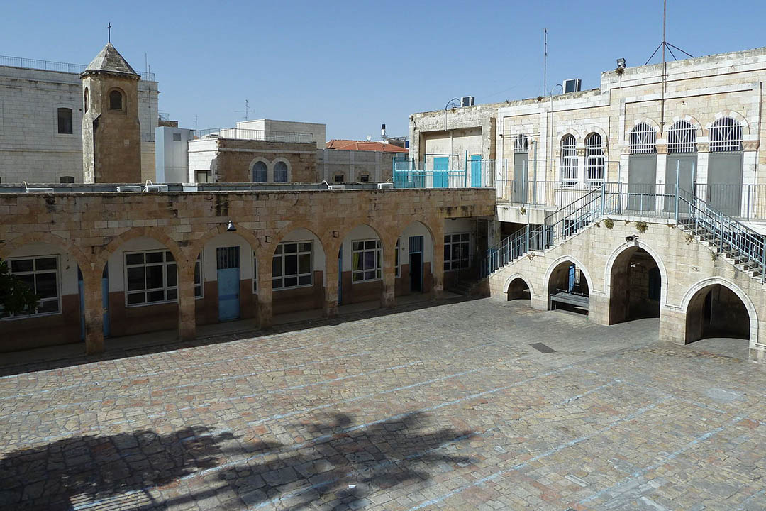 苦路十四站第一站-耶稣受审