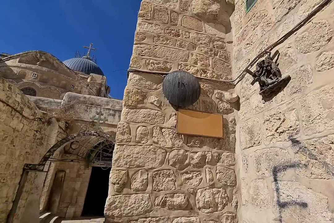 苦路十四站第九站-耶稣力尽三度跌倒